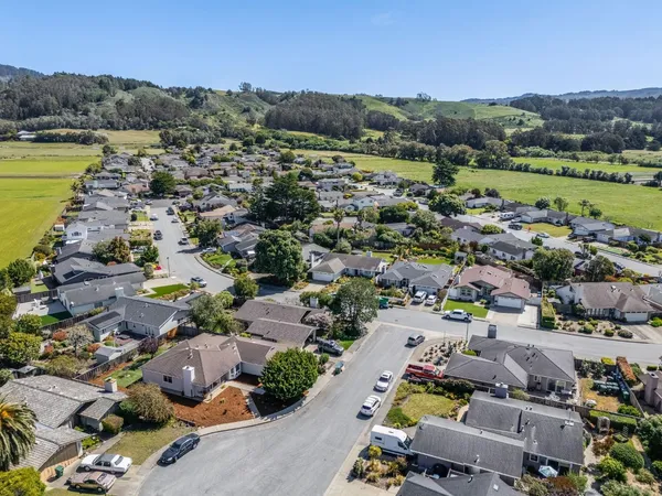 $1,299,000 | 150 Tiller Court, Half Moon Bay, CA 94019
