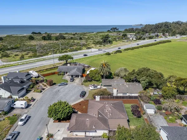 $1,299,000 | 150 Tiller Court, Half Moon Bay, CA 94019