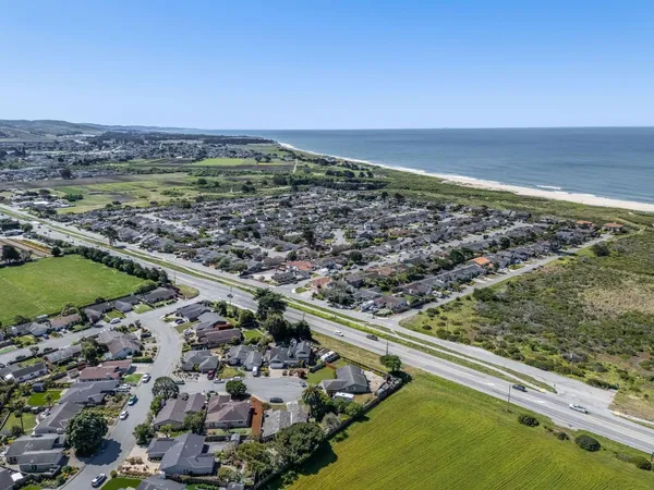 $1,299,000 | 150 Tiller Court, Half Moon Bay, CA 94019