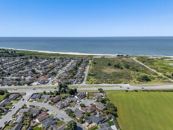 $1,299,000 | 150 Tiller Court, Half Moon Bay, CA 94019