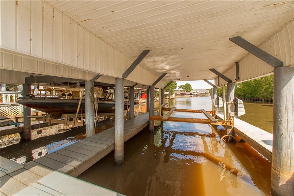 32747 Cypress Drive Springfield, LA 70462 - Photo 4 of 60