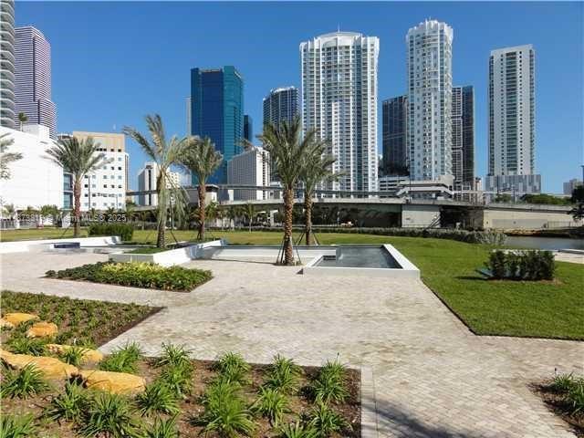 90 Southwest 3rd Street, Unit 1809 Miami, FL 33130 - Photo 21 of 35 a view of a city with tall buildings