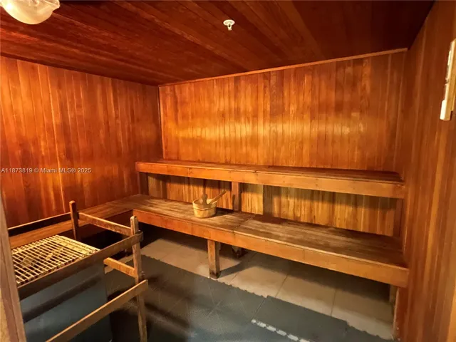 $419,000 | 90 Southwest 3rd Street, Unit 1809, Miami, FL 33130