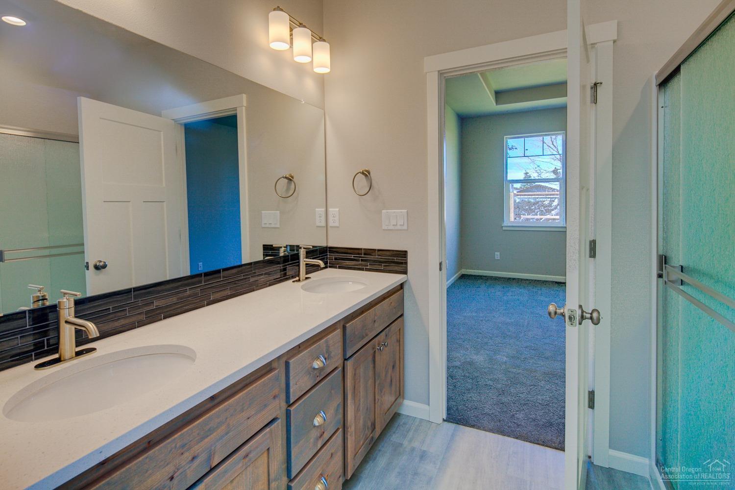 663 Northwest Rimrock Drive Redmond, OR 97756 - Photo 19 of 25 Additional Photo