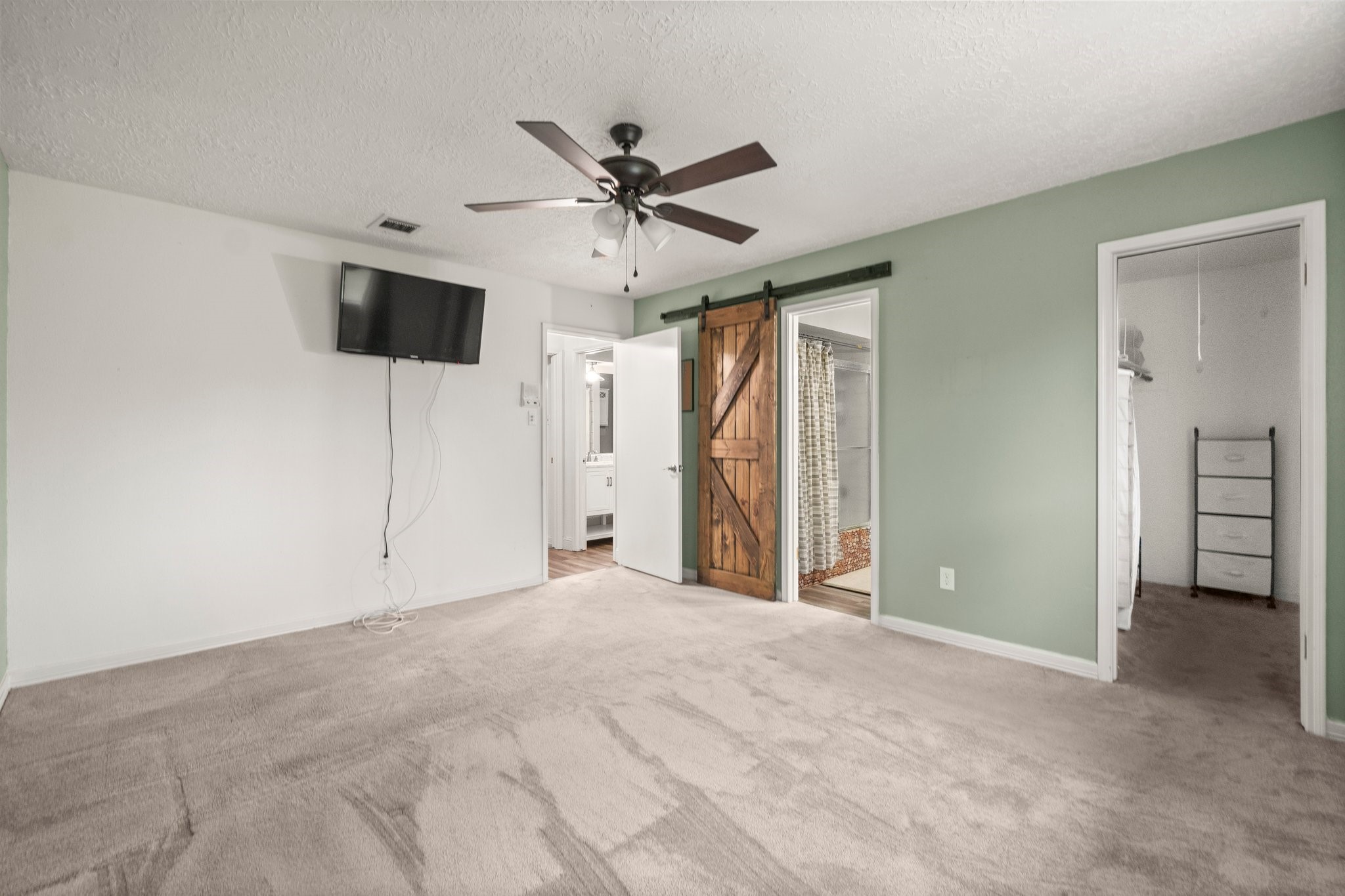 17610 Crestline Road Humble, TX 77396 - Photo 25 of 36 a view of a livingroom with a ceiling fan and window