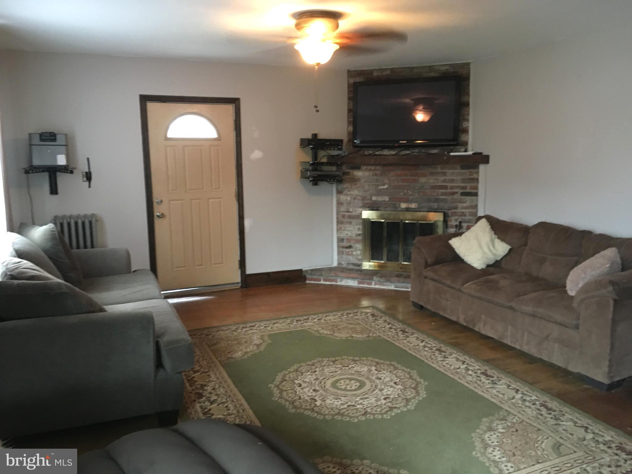 2402 Manor Road Havertown, PA 19083 - Photo 2 of 12 Living Room