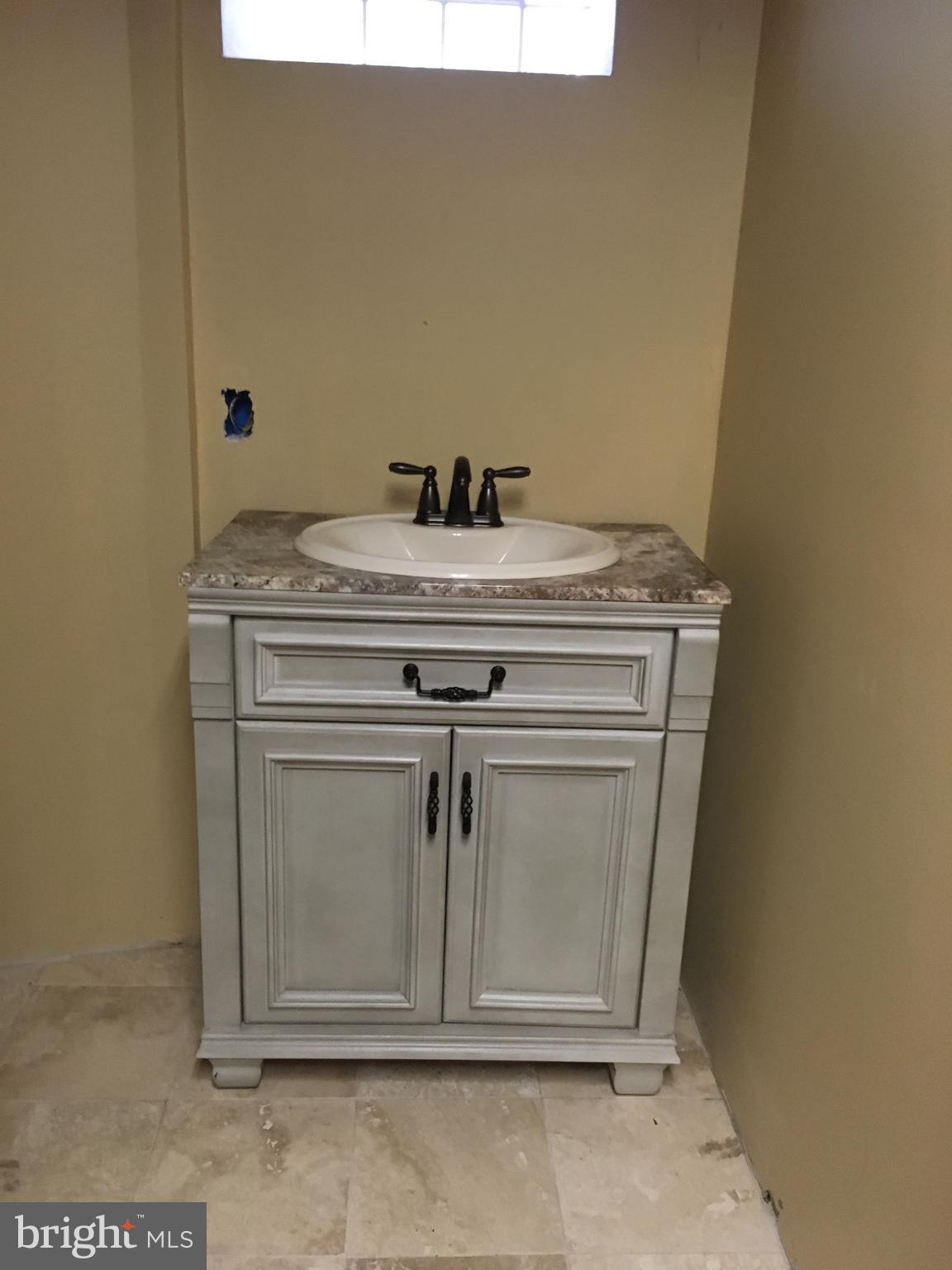 2402 Manor Road Havertown, PA 19083 - Photo 8 of 12 1/2 Bath