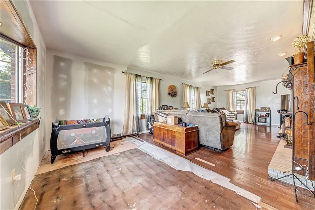 1017 McCoy Road McKees Rocks, PA 15136 - Photo 13 of 33 a living room with furniture rug and window
