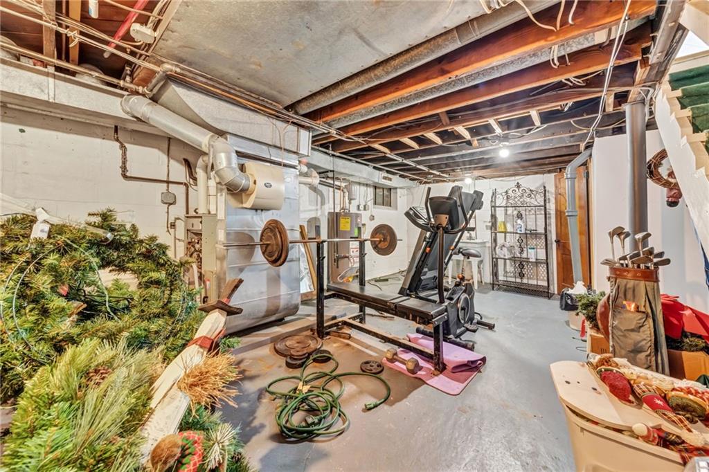 1017 McCoy Road McKees Rocks, PA 15136 - Photo 31 of 33 a view of a room with gym equipment