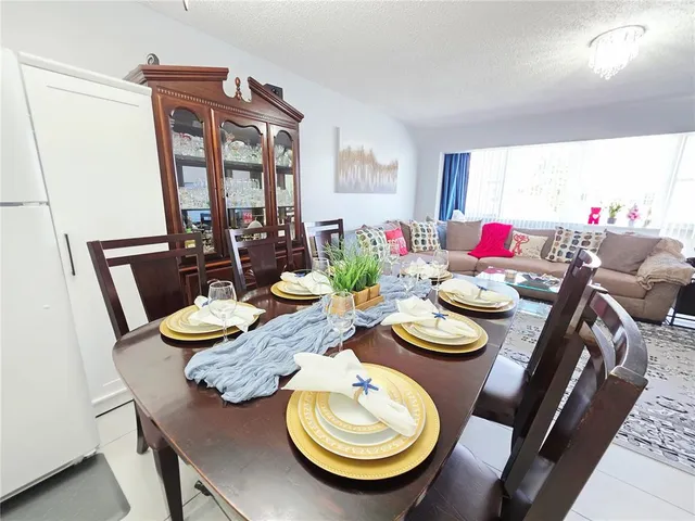 $189,000 | 6960 20th Avenue North, Unit 302, St. Petersburg, FL 33710