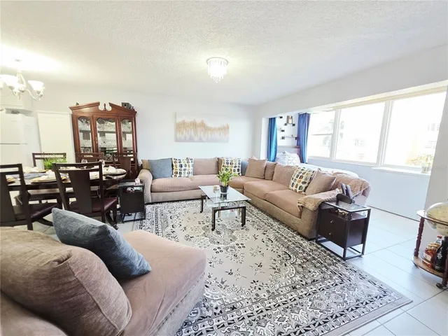 $189,000 | 6960 20th Avenue North, Unit 302, St. Petersburg, FL 33710