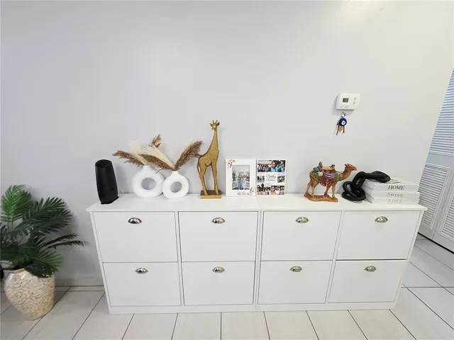 $189,000 | 6960 20th Avenue North, Unit 302, St. Petersburg, FL 33710