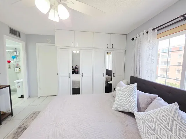 $189,000 | 6960 20th Avenue North, Unit 302, St. Petersburg, FL 33710