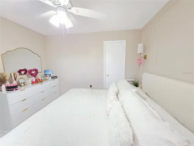 $189,000 | 6960 20th Avenue North, Unit 302, St. Petersburg, FL 33710