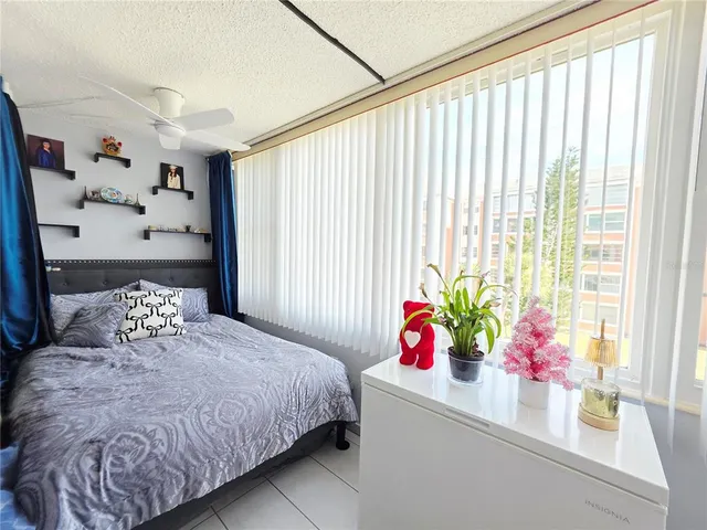 $189,000 | 6960 20th Avenue North, Unit 302, St. Petersburg, FL 33710