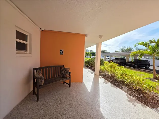 $189,000 | 6960 20th Avenue North, Unit 302, St. Petersburg, FL 33710