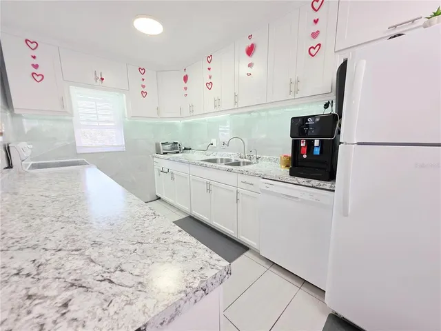 $189,000 | 6960 20th Avenue North, Unit 302, St. Petersburg, FL 33710