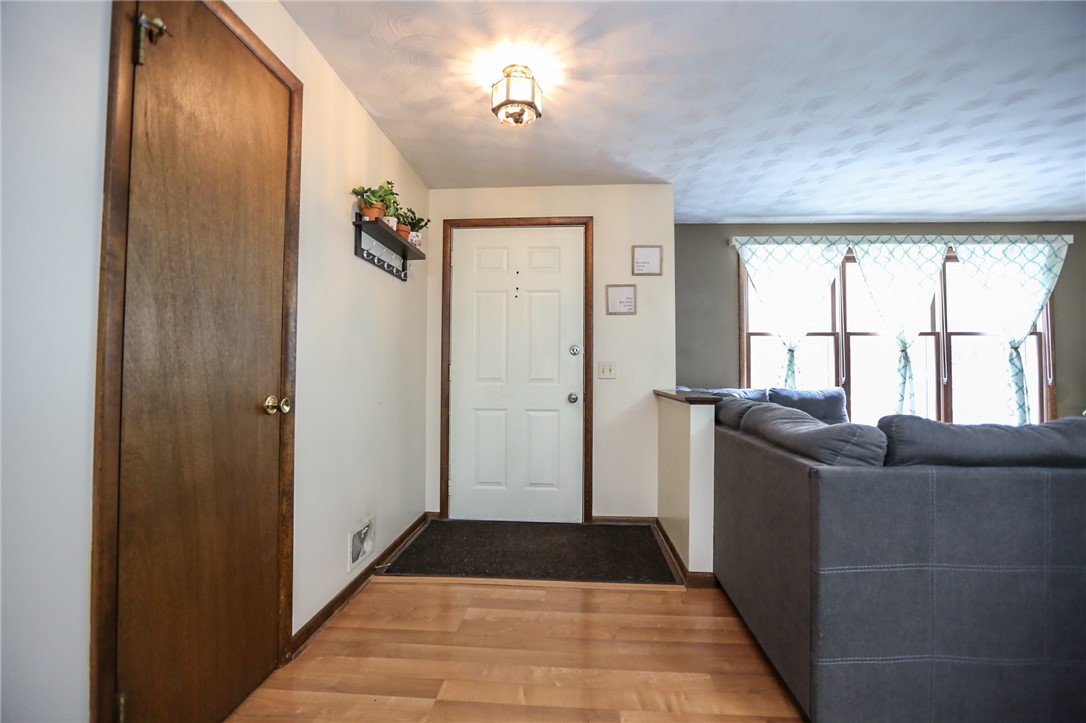 74 Ivory Way Henrietta, NY 14467 - Photo 4 of 32