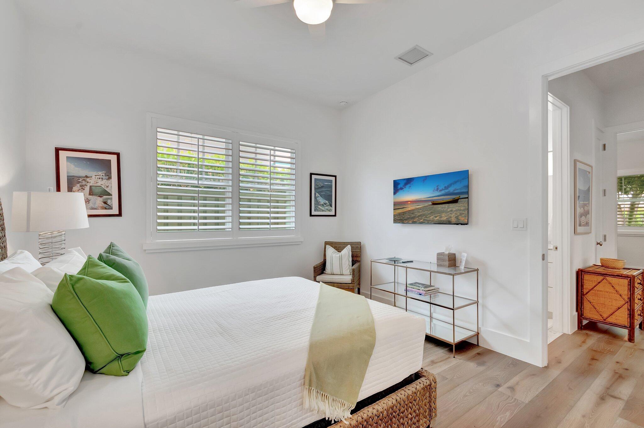 1017 Ardmore Road West Palm Beach, FL 33401 - Photo 37 of 50 31-web-or-mls-DSC_4855