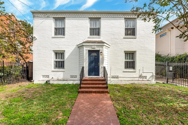 $3,295 | 1609 Driscoll Street, Houston, TX 77019