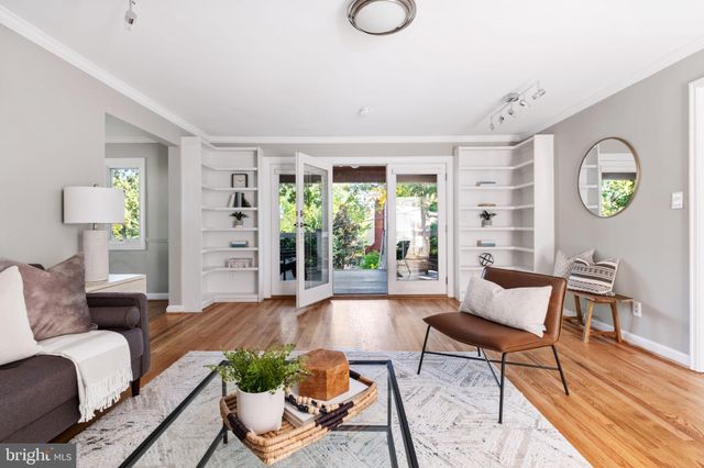 $975,000 | 2606 South Hayes Street, Arlington, VA 22202