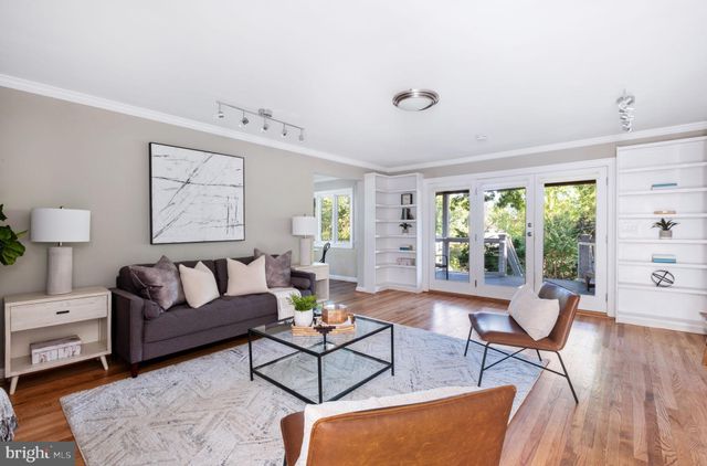 $975,000 | 2606 South Hayes Street, Arlington, VA 22202