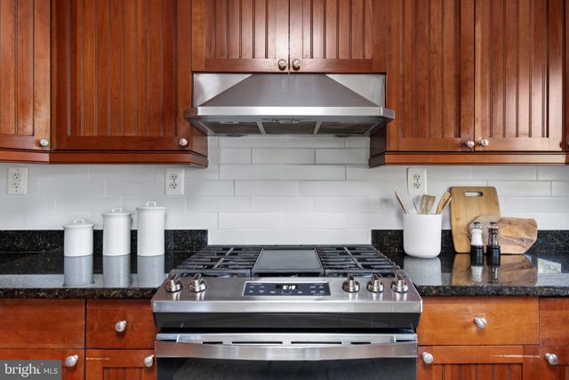 $975,000 | 2606 South Hayes Street, Arlington, VA 22202