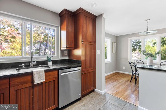 $975,000 | 2606 South Hayes Street, Arlington, VA 22202