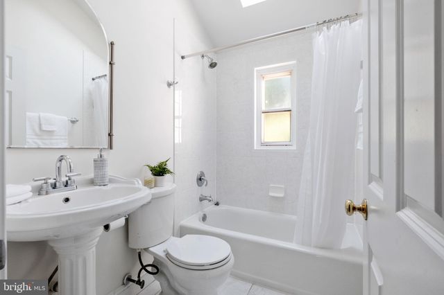 $975,000 | 2606 South Hayes Street, Arlington, VA 22202