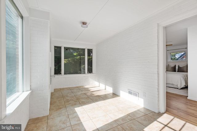 $975,000 | 2606 South Hayes Street, Arlington, VA 22202