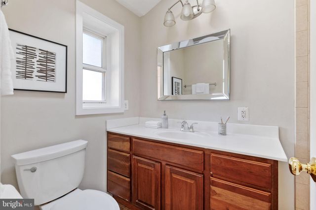 $975,000 | 2606 South Hayes Street, Arlington, VA 22202