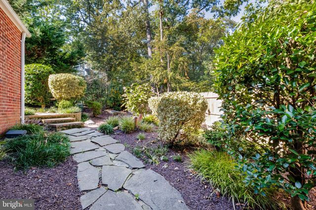 $975,000 | 2606 South Hayes Street, Arlington, VA 22202