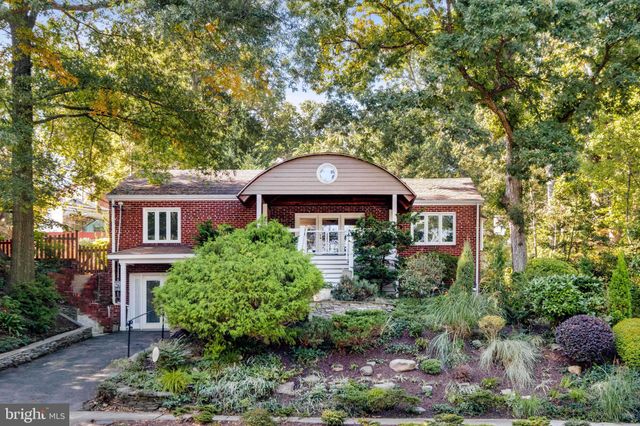 $975,000 | 2606 South Hayes Street, Arlington, VA 22202