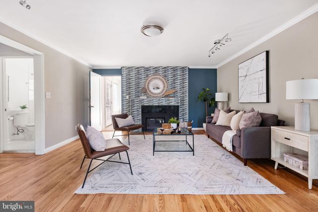 $975,000 | 2606 South Hayes Street, Arlington, VA 22202