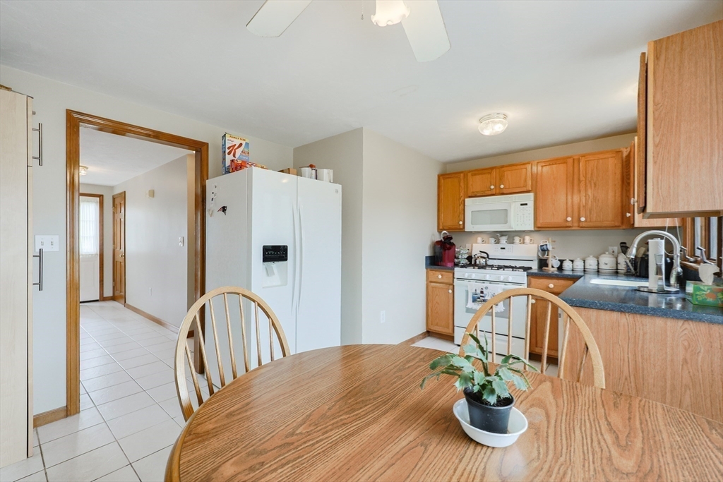 32 Country Side Road, Unit 32 Bellingham, MA 02019 - Photo 14 of 28 Gallery Image 14