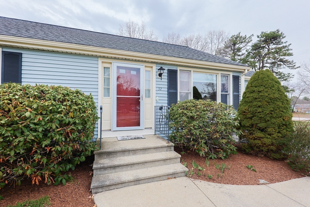 32 Country Side Road, Unit 32 Bellingham, MA 02019 - Photo 4 of 28 Gallery Image 4