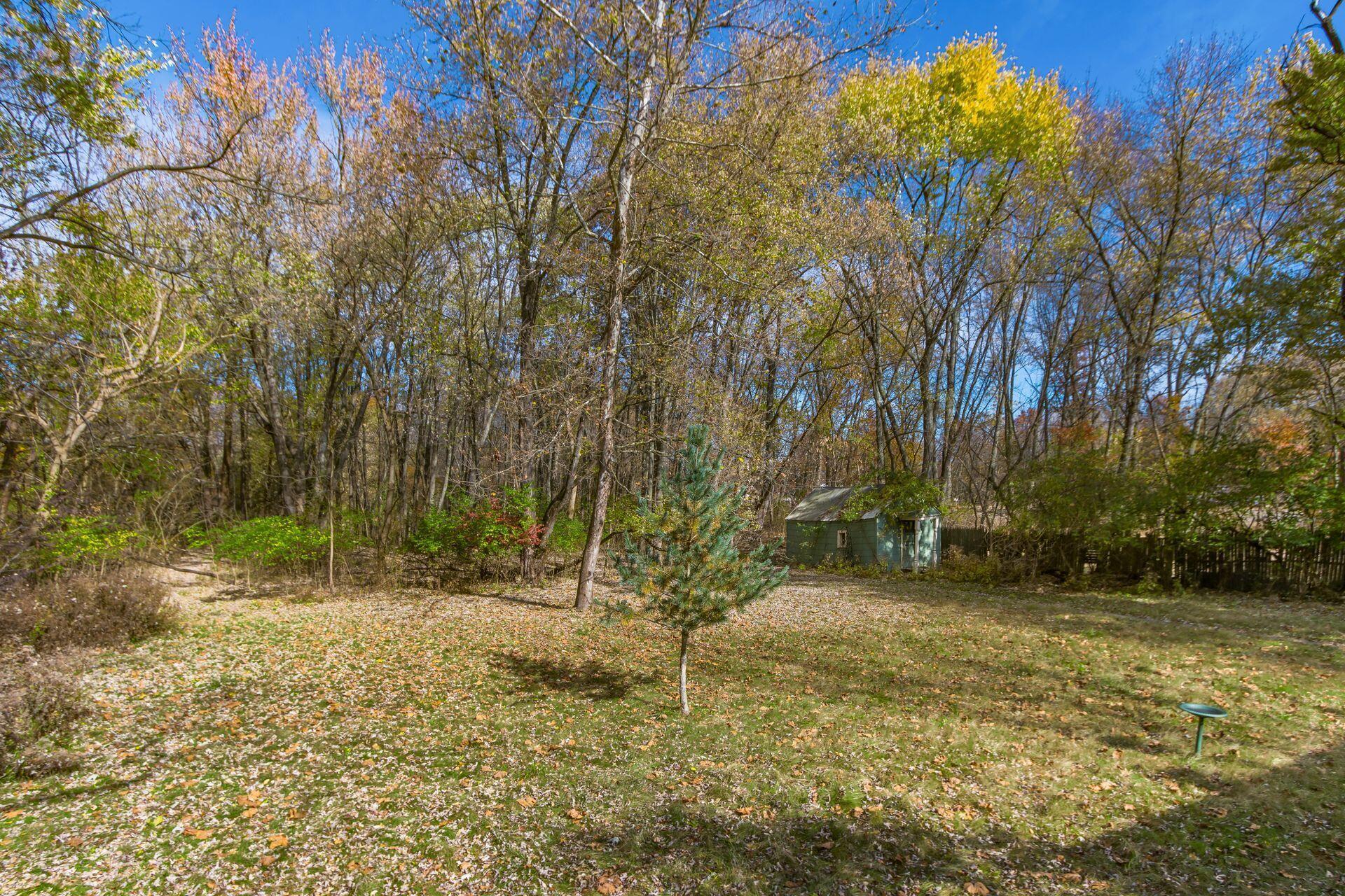2620 Drake Road Columbus, OH 43219 - Photo 13 of 20 Large .86 acre lot