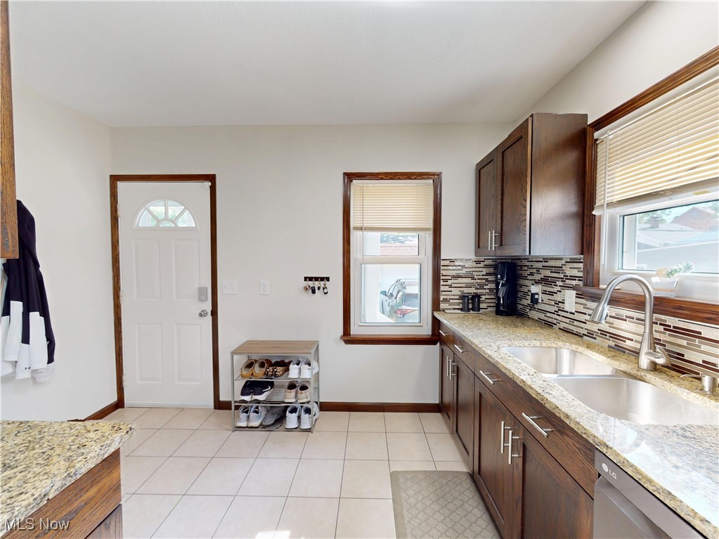 3585 Warren Road Cleveland, OH 44111 - Photo 9 of 45 Gallery Image 9