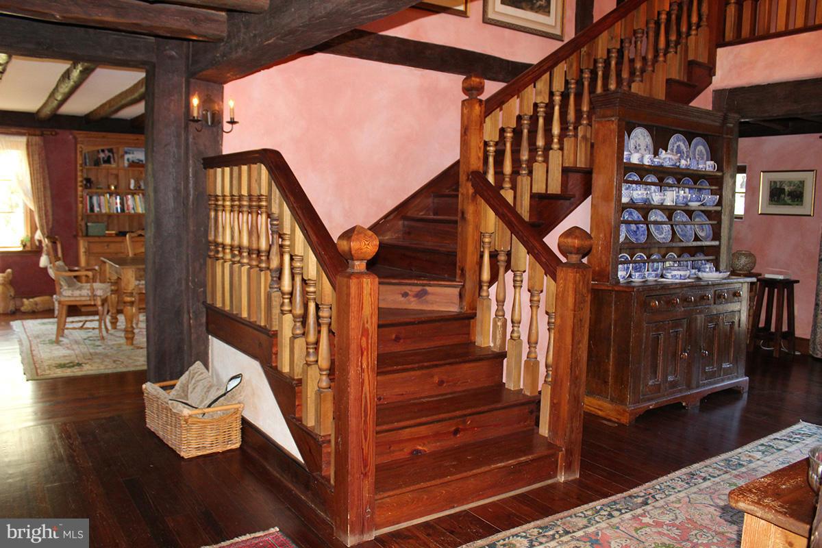 21011 St Louis Road Middleburg, VA 20117 - Photo 4 of 25 Interior (General)