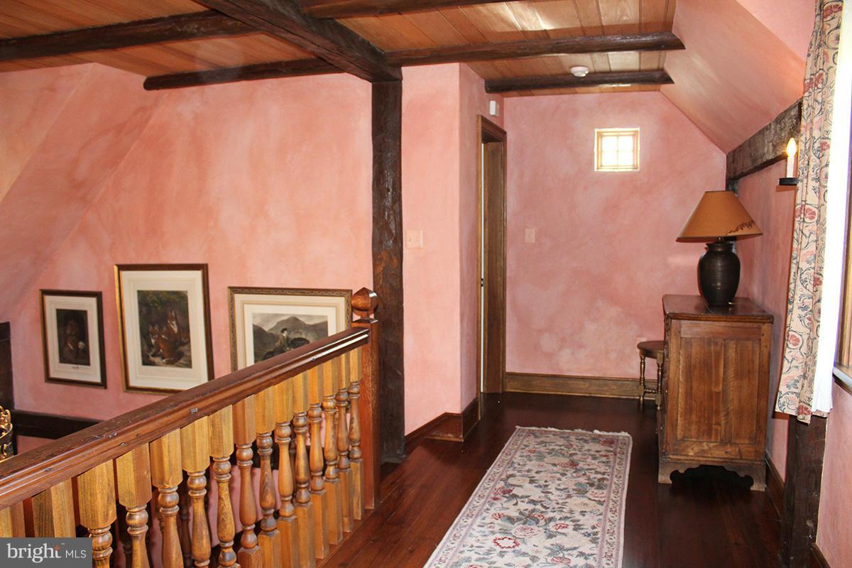21011 St Louis Road Middleburg, VA 20117 - Photo 5 of 25 Interior (General)