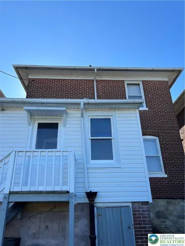 $2,800 | 2033 Northampton Street, Easton, PA 18042