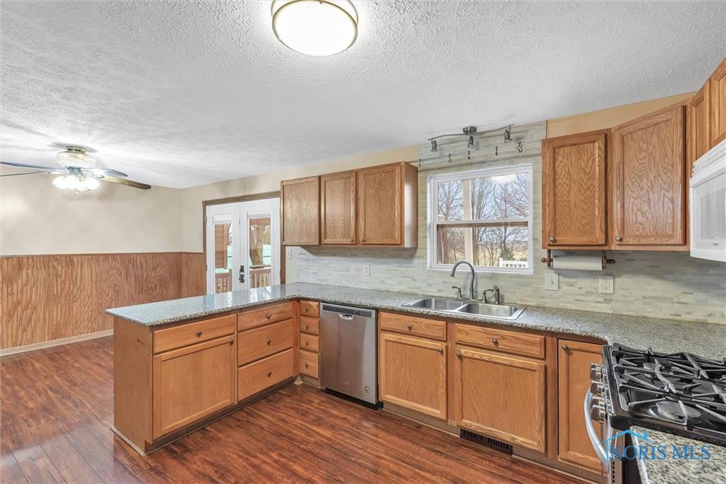 957 Sand Ridge Road Bowling Green, OH 43402 - Photo 9 of 38 Gallery Image 9