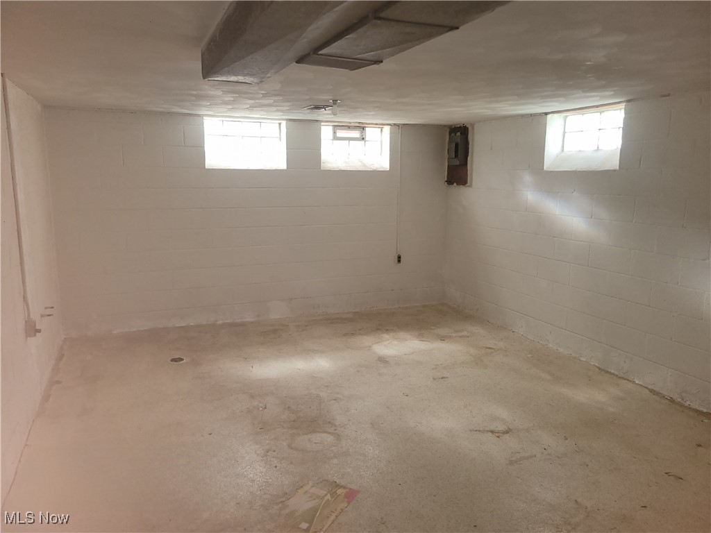 18307 Rosecliff Road Cleveland, OH 44119 - Photo 34 of 41 DRY...DRY...DRY- bring your own ideas and create additional living space