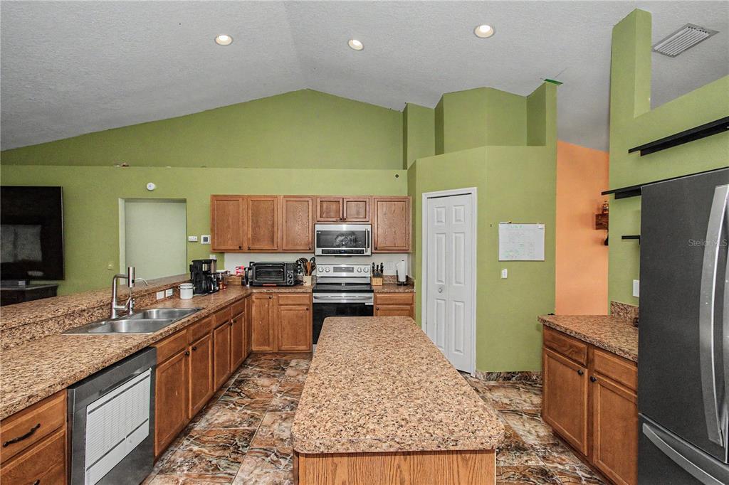8137 Southwest 138 Street Road Ocala, FL 34473 - Photo 6 of 20