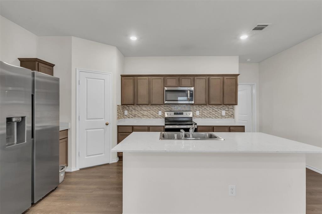 815 Ranahan Lane Royse City, TX 75189 - Photo 4 of 18