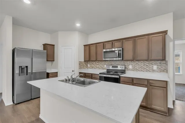 $2,000 | 815 Ranahan Lane, Royse City, TX 75189