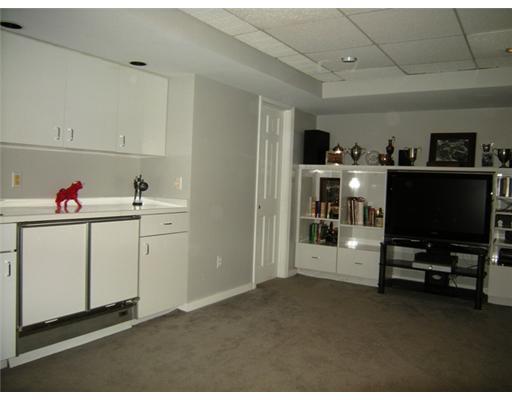 314 Wildberry Road Fox Chapel, PA 15238 - Photo 13 of 18 Family Room.