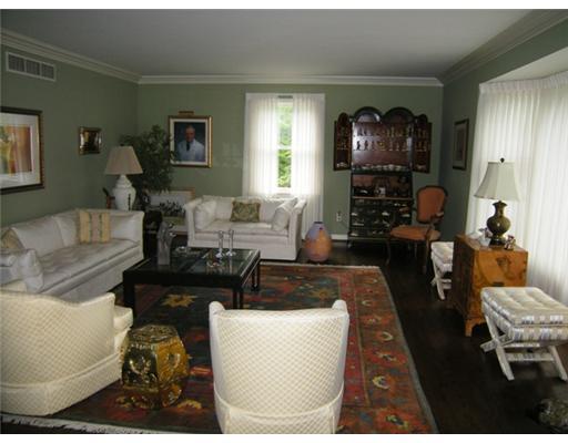 314 Wildberry Road Fox Chapel, PA 15238 - Photo 3 of 18 Living Room.