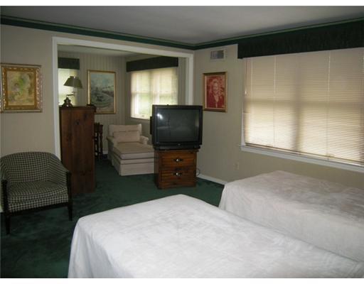 314 Wildberry Road Fox Chapel, PA 15238 - Photo 9 of 18 Bedroom.
