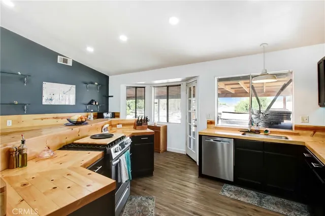 $550,000 | 21703 Corso Alto Avenue, Nuevo, CA 92567